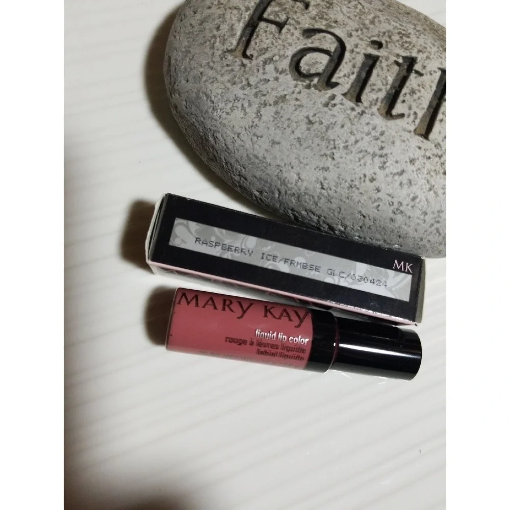 mary‎ kay Signature Lip Creme